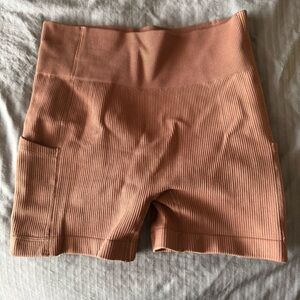Women's Ribbed Bike Shorts in brown size Medium no brand